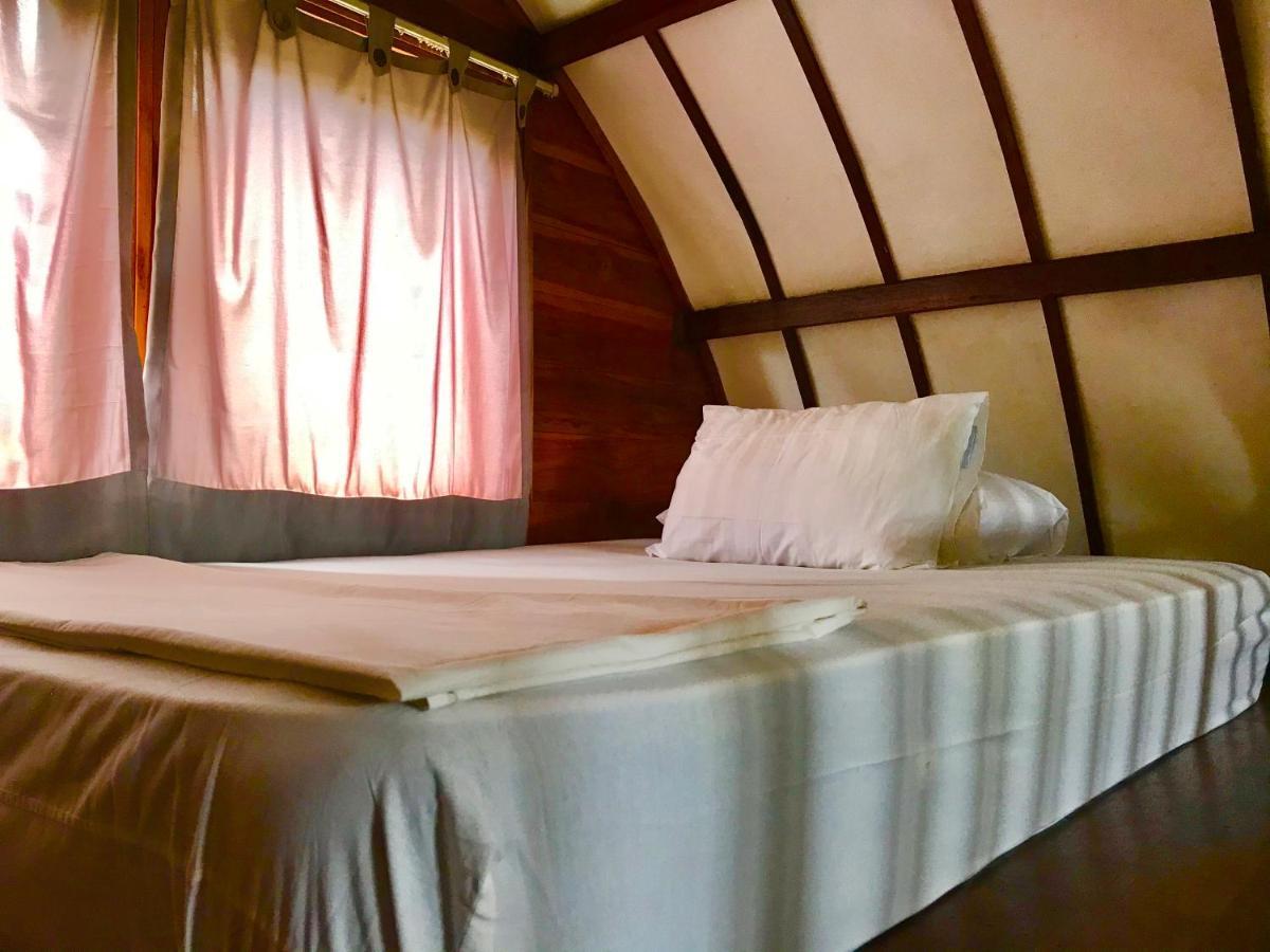 Cotton Tree Cottages Gili Trawangan Exterior photo